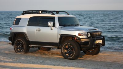 Автостекла Toyota FJ Cruiser c установкой в Москве